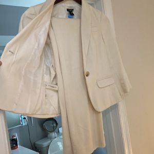 Ann Taylor Cream Two Piece Suit (Blazer + Pants) One Button